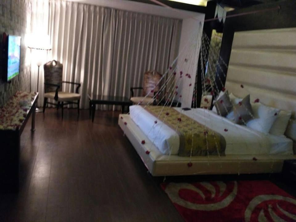 Aliza Hotel Firozpur Exterior photo